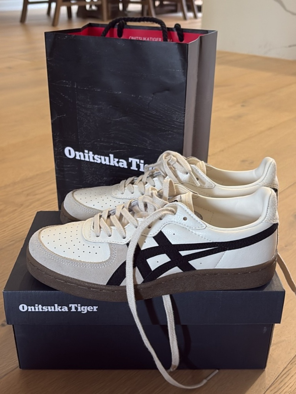 Brand new ONITSUKA TIGER Mexico 66™ White/Black sneakers